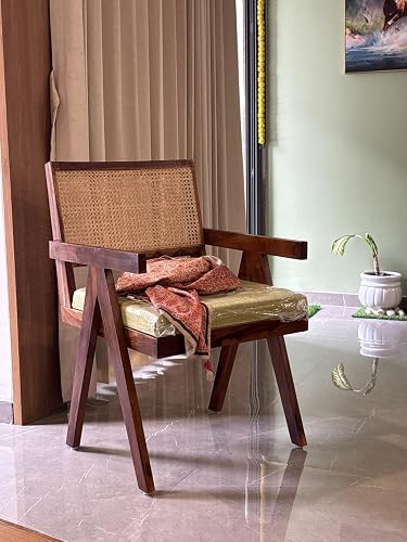 Elegant piece with a refined look